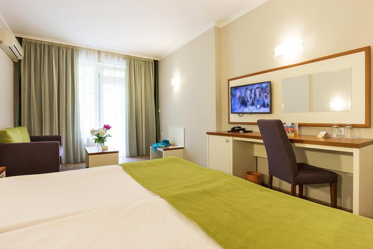 Ljuljak Hotel 골든샌드 외부 사진