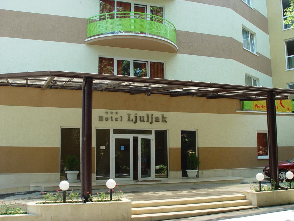 Ljuljak Hotel 골든샌드 외부 사진