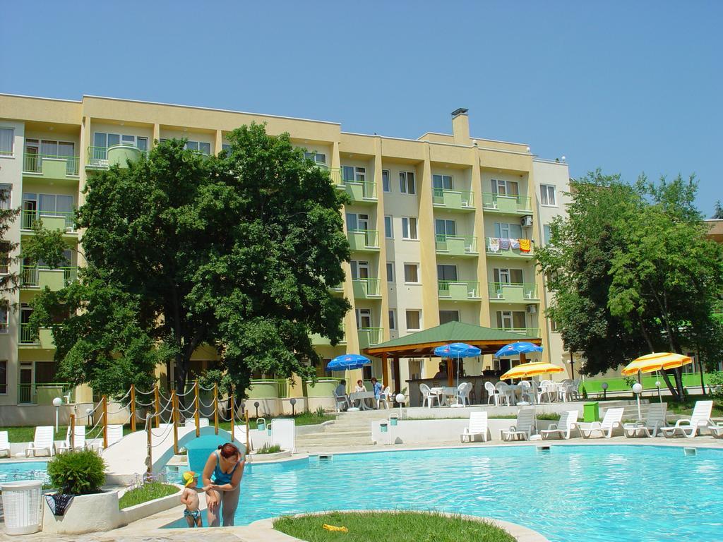 Ljuljak Hotel 골든샌드 외부 사진