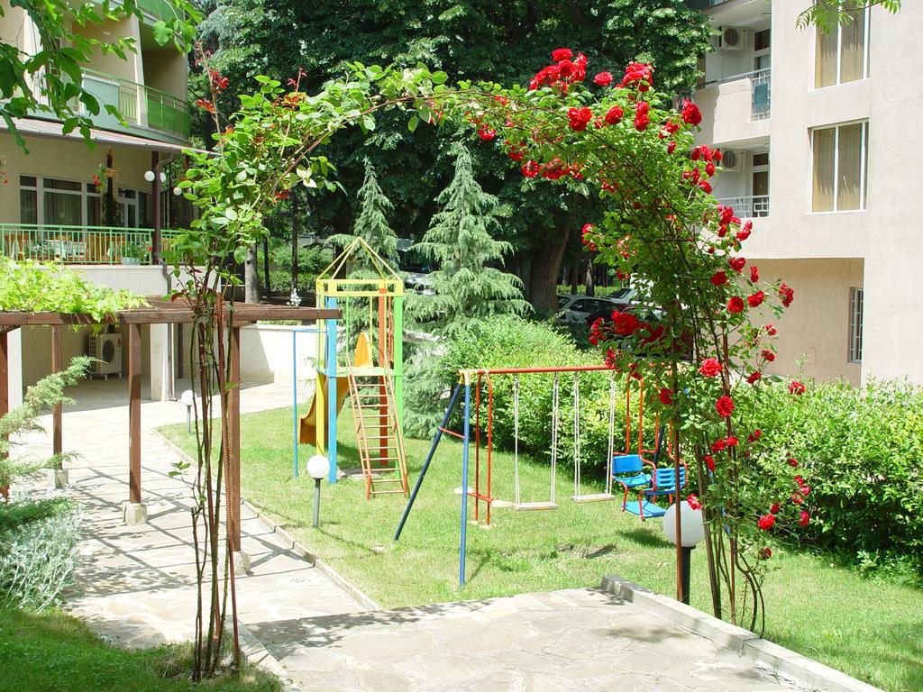 Ljuljak Hotel 골든샌드 외부 사진