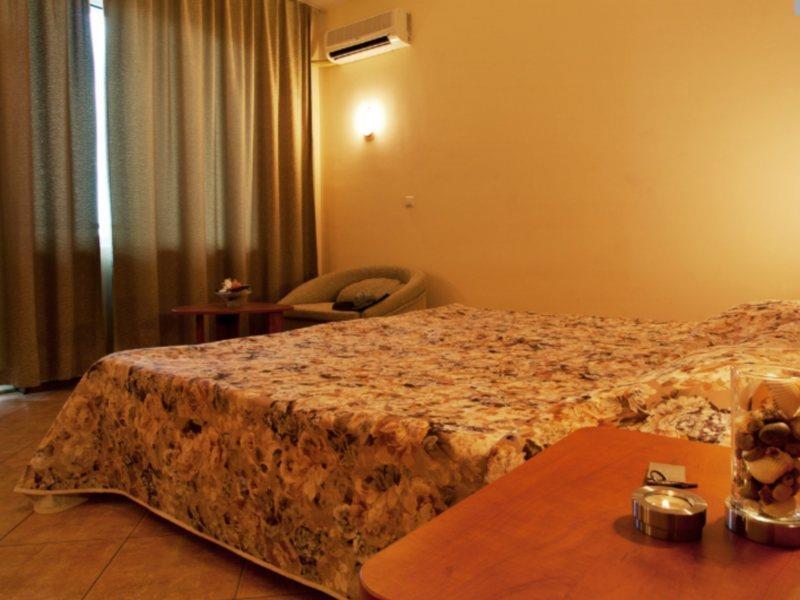 Ljuljak Hotel 골든샌드 외부 사진