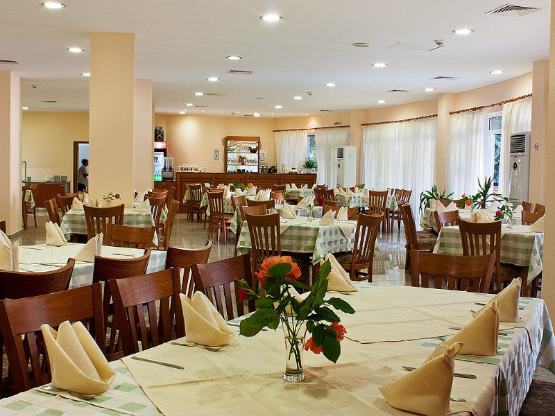 Ljuljak Hotel 골든샌드 외부 사진