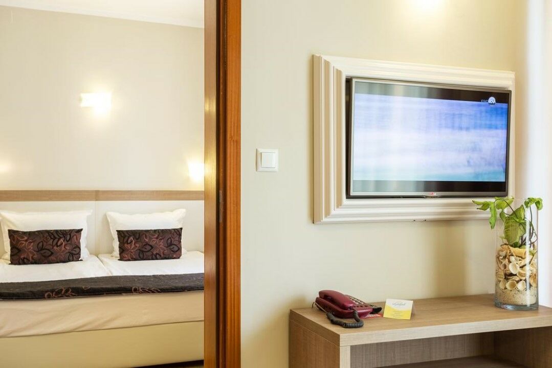 Ljuljak Hotel 골든샌드 외부 사진