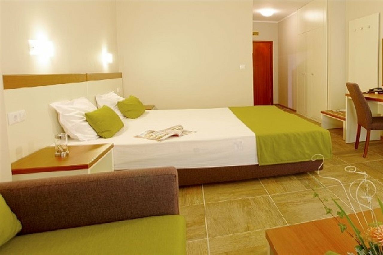 Ljuljak Hotel 골든샌드 외부 사진